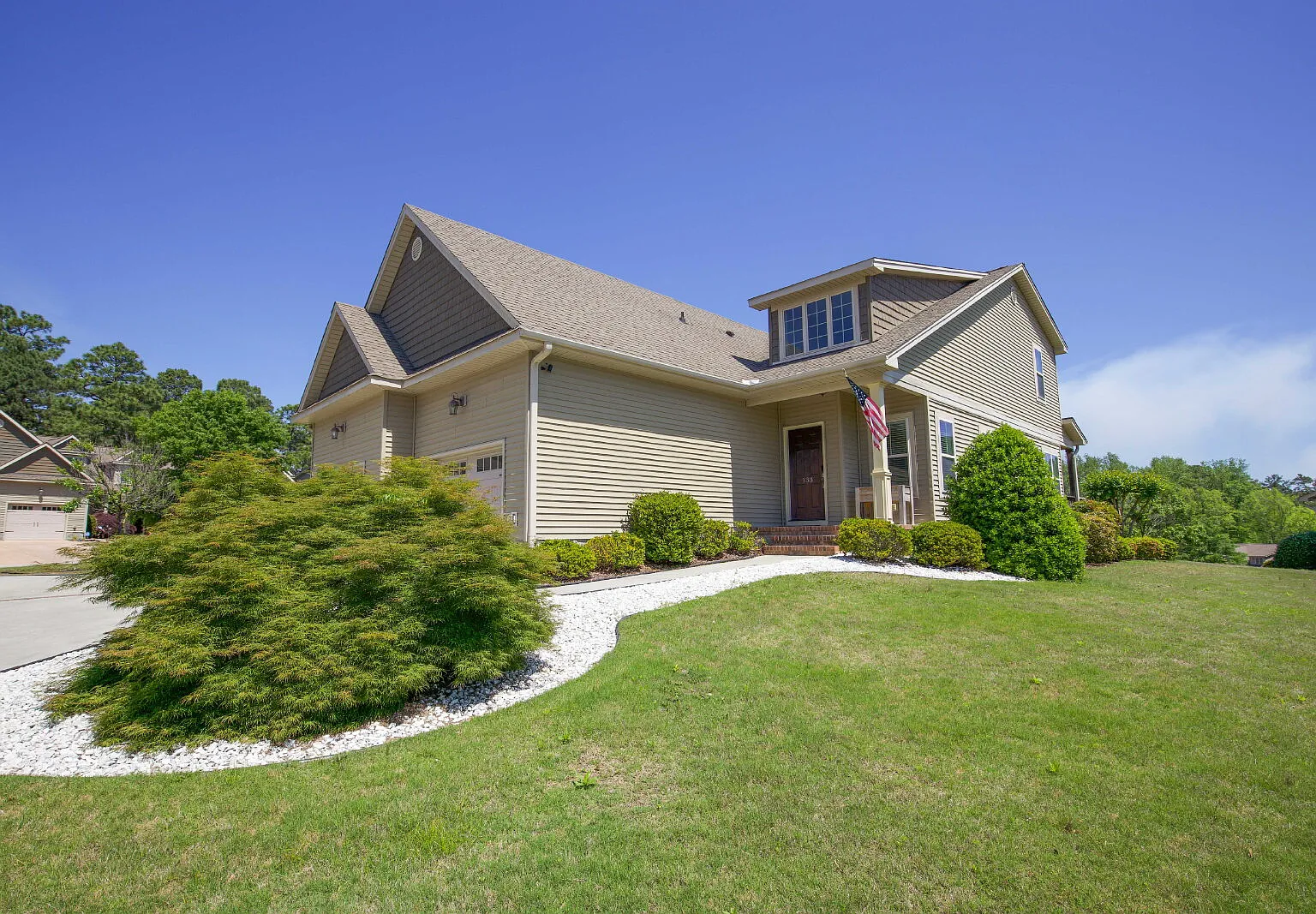 3 bed, 2.5 bath, 1460 sqft, $1,900 — Photo 4
