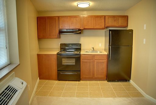 2nd image of 727 Front Ave APT 6