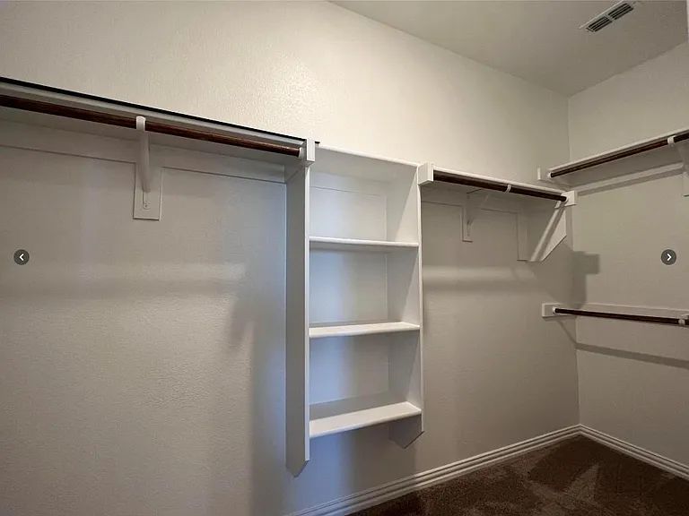 8000 Blue Heron Ln — Photo 18