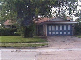 1st image of 822 Bay Shore Dr