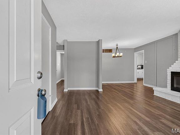 3rd image of 461 Clemens Ave