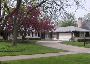 3rd image of 3823 Bordeaux Dr