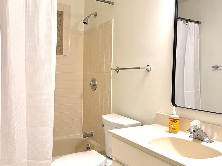 947 Dudley Dr — Photo 10