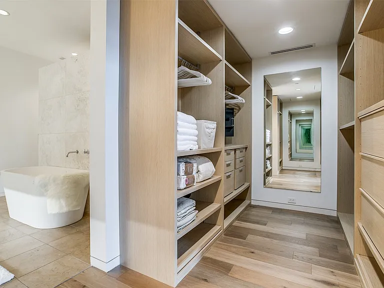 2430 Victory Park Ln #2607 — Photo 14