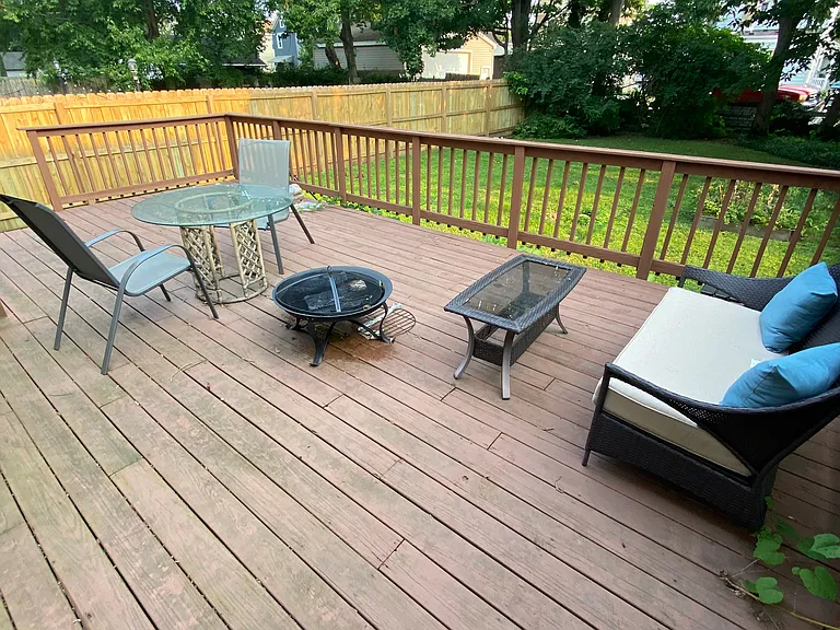Back Deck (Fenced in yard)