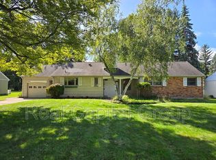 8401 Ericson Dr, Williamsville, NY 14221