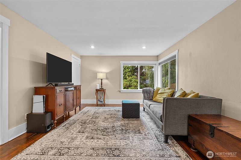 2nd image of 10808 53rd Avenue S