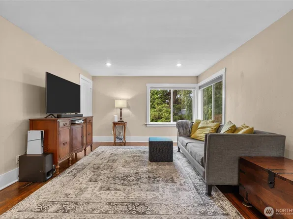 10808 53rd Avenue S, Seattle, WA 98178