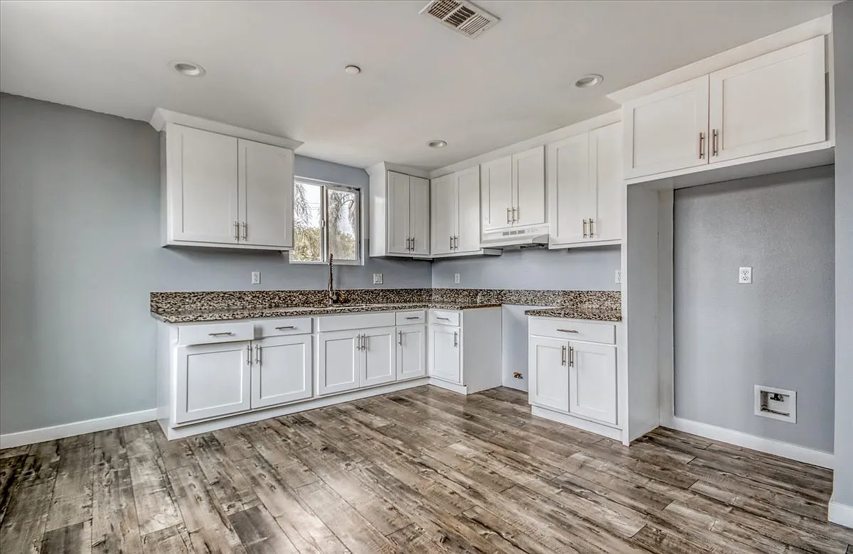 4 bed, 1419 sqft, $4,000 — Photo 4
