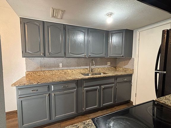 4th image of 8426 N 34th Dr