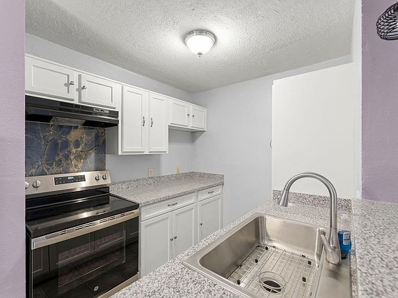 4th image of 2121 Hepburn St APT 1216