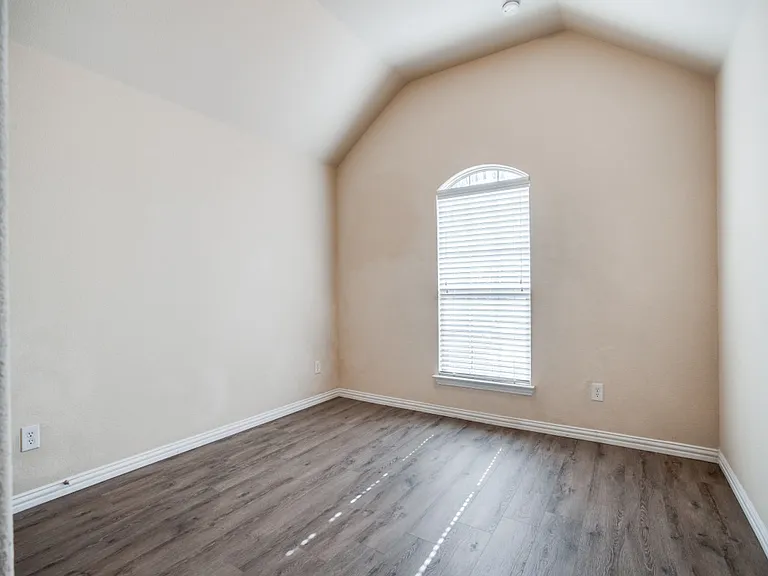 700 Golden Nugget Dr — Photo 6