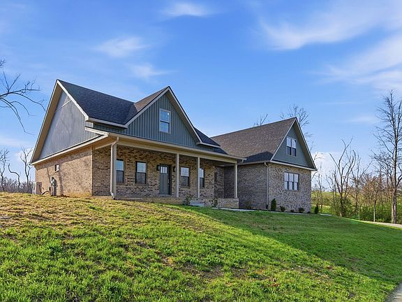 3rd image of 100 Seven Oaks Dr