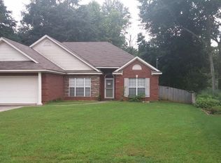 136 Homewood Dr, Millbrook, AL 36054