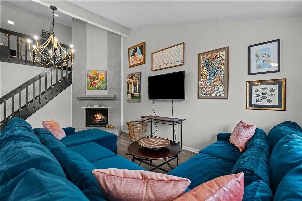 2 bed, 3.0 bath, 1590 sqft, $2,250 — Photo 3