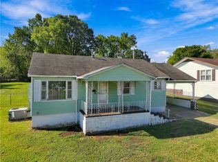 104 W Plum St, Stilwell, OK 74960