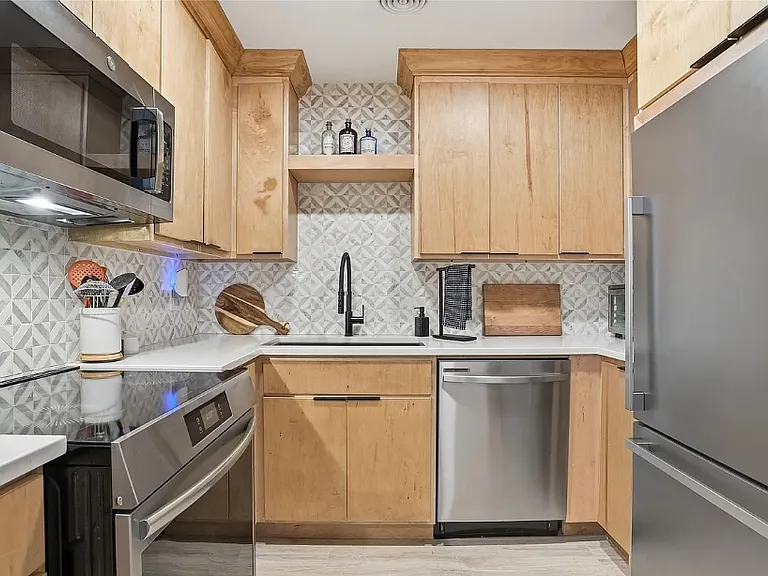 4226 80th Pl #9B — Photo 7