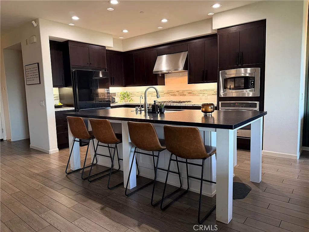 4 bed, 3.5 bath, 2817 sqft, $4,800 — Photo 4