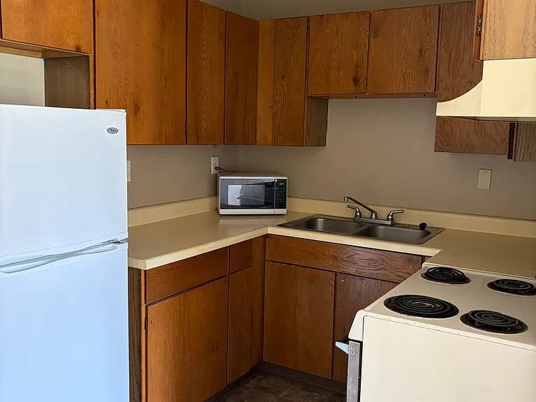 130 S Clay Street — Photo 4