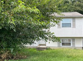 12424 Kingsley Dr, Louisville, KY 40229