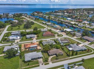 337 Colgan Ave SE, Pt Charlotte, FL 33952