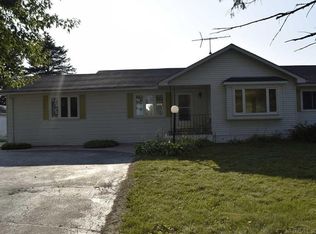 78409 Romeo Plank Rd, Armada, MI 48005