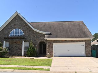 611 Surrey Ln, Benton, AR 72015