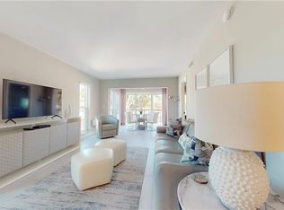 53 High Point Cir W APT 203, Naples, FL 34103