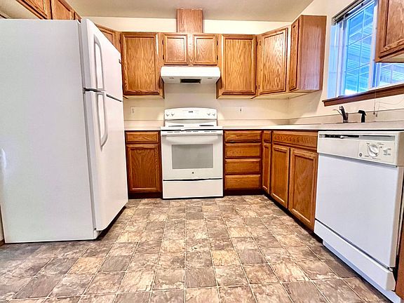 2nd image of 1212 Ledwich Ave #C