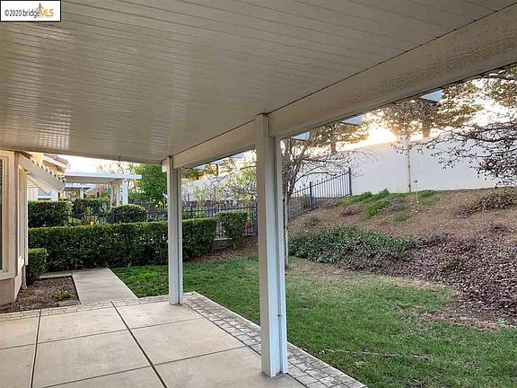 3rd image of 919 Centennial Dr