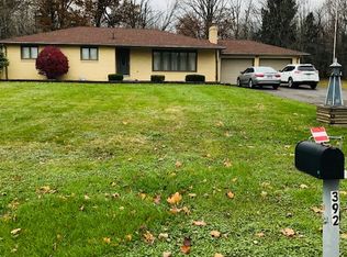 392 Sunset Dr, Brookfield, OH 44403