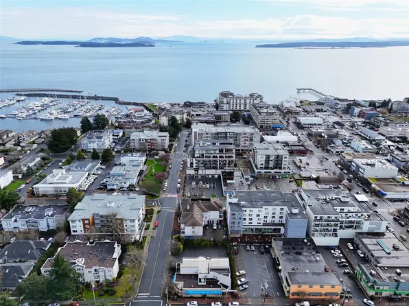 2421 Sidney Ave #301, Sidney, BC V8L 1Y8