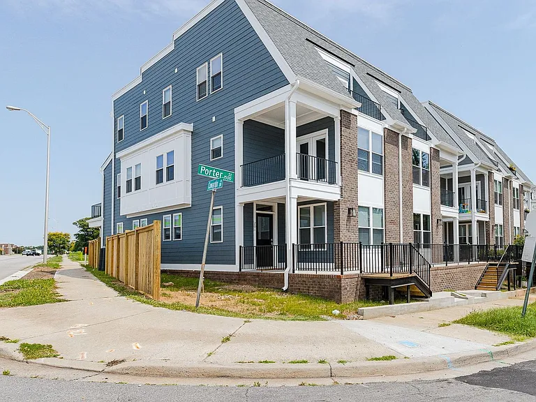 1529 Porter St #A — Photo 3