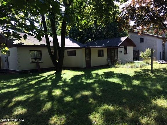 3rd image of 1369 N Washington Ave