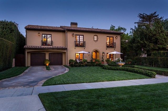1st image of 1811 N Heliotrope Dr