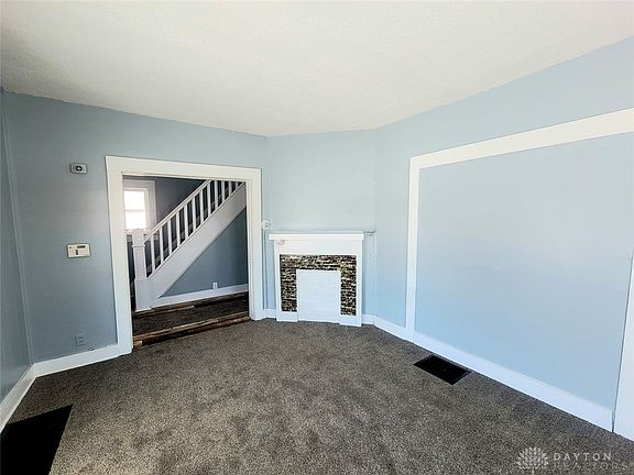 4th image of 550 E Rose St