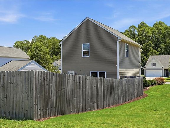 4th image of 336 Joe Gibson Dr