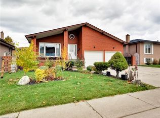 18 Pavarotti Ct, Hamilton, ON L8G 4P8