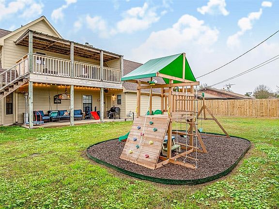 4th image of 8026 Bayside Dr