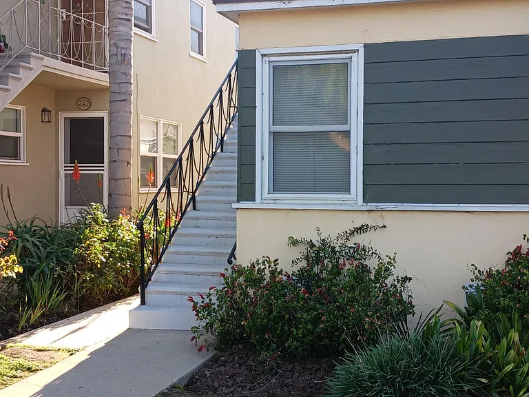 243 Dimmick Ave — Photo 2