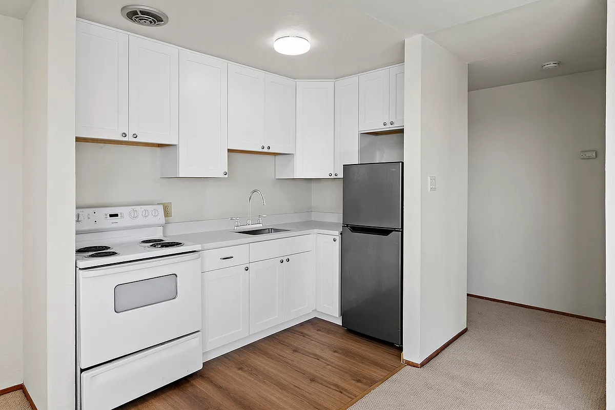 Building Photo - 1300 Lawton St #307