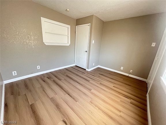 4th image of 501 Harvard St