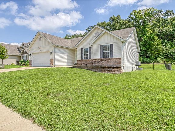 2nd image of 1480 Saint Charles Dr
