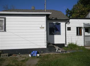 4098 Fenton Rd, Flint, MI 48507