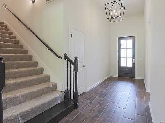 4th image of 19100 Chinquapin Dr