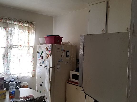 5th image of 8624 S Manistee Ave