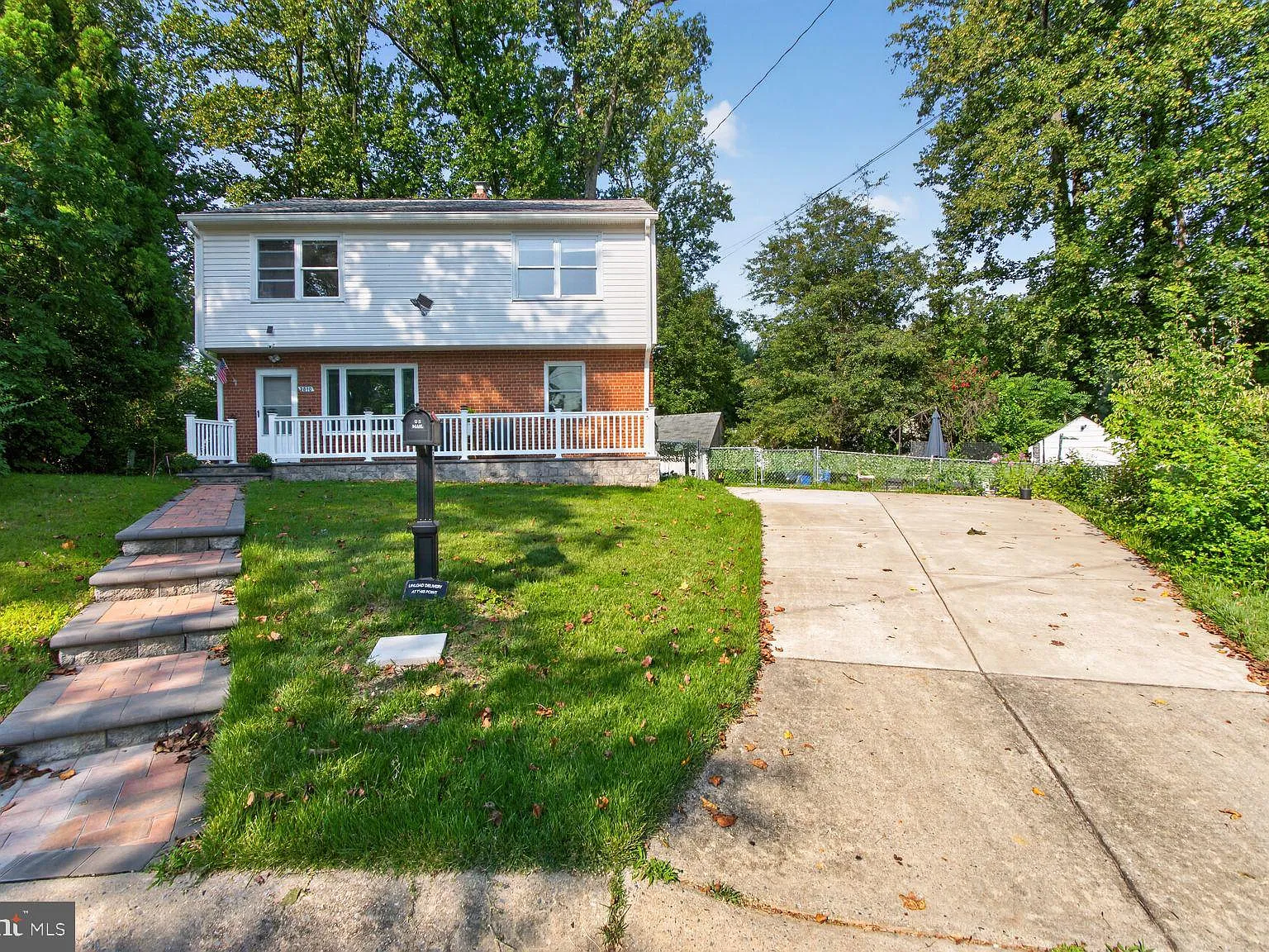 5 bed, 1776 sqft, $2,800 — Photo 2