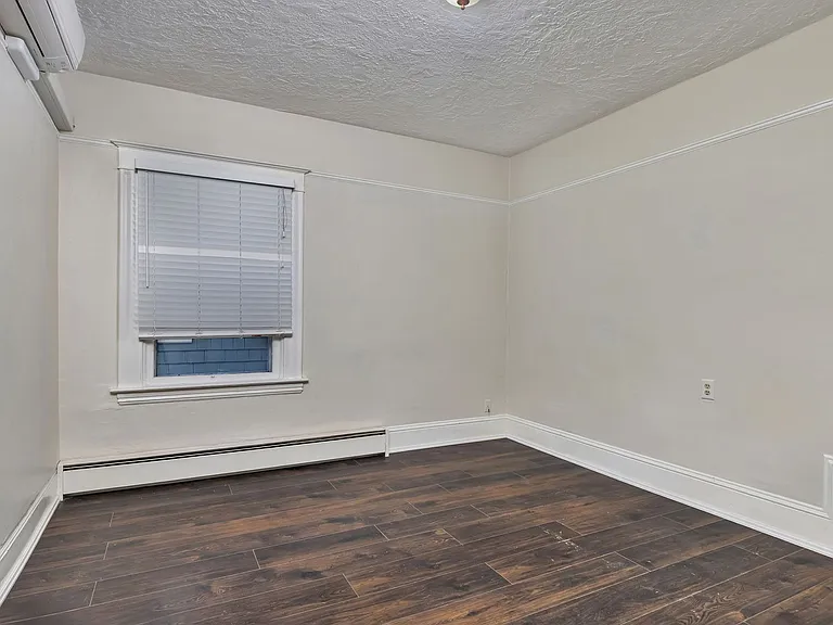 2360 NW Glisan St — Photo 9