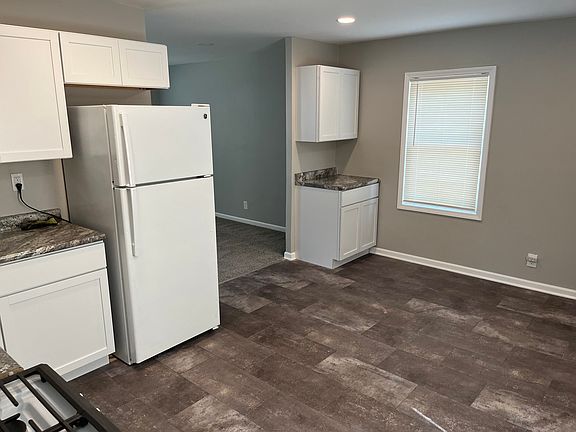 4th image of 22157 Clyde Ave