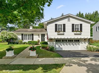 160 Cranston Ct, Glen Ellyn, IL 60137